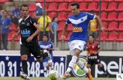 Leia mais sobre o artigo Cruzeiro faz um gol para cada lagoa no Democrata e lidera