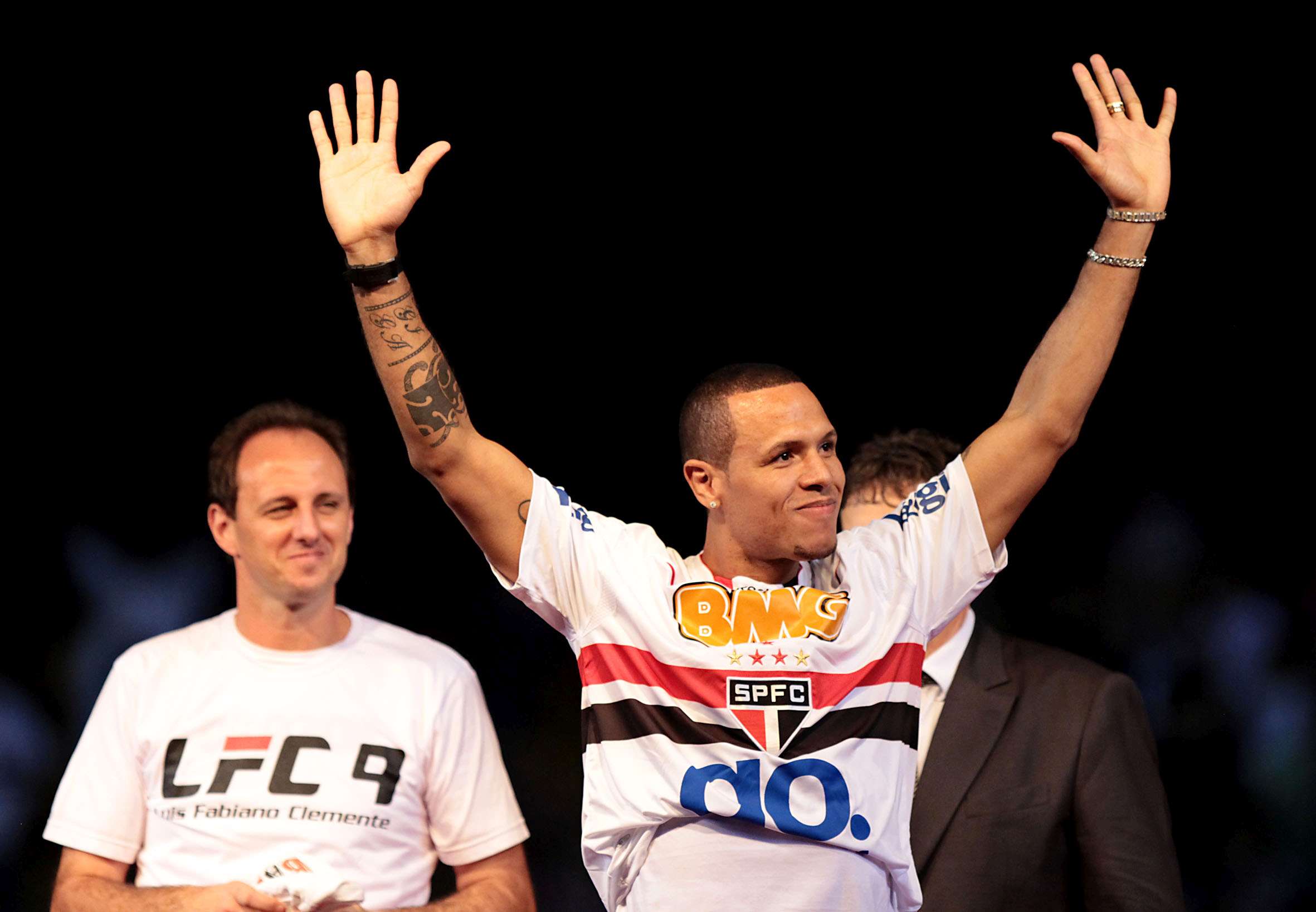Leia mais sobre o artigo São Paulo apresenta Luis Fabiano para 40 mil torcedores