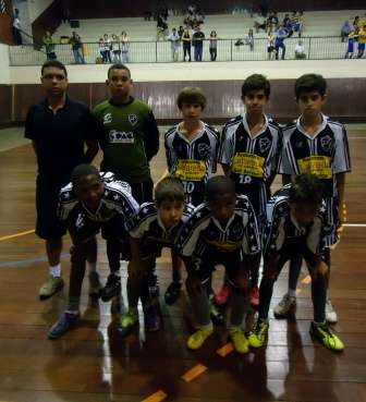Leia mais sobre o artigo Noite de confrontos equilibrados na Copa Bahamas de Futsal