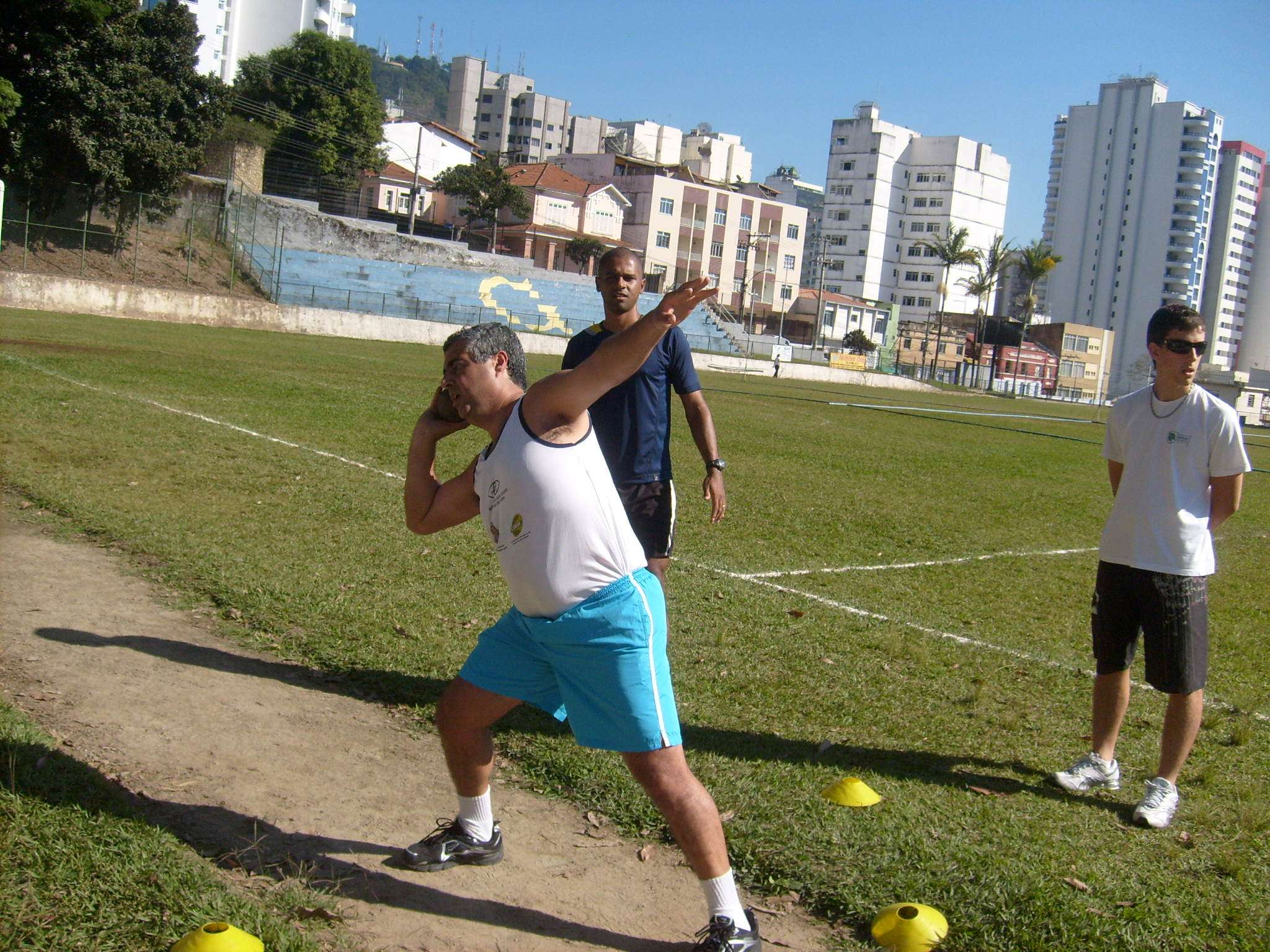 Leia mais sobre o artigo Atleta do Visão no Esporte disputa Circuito Caixa de Atletismo