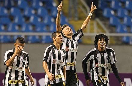 Leia mais sobre o artigo Fábio Ferreira dá vitória ao Botafogo