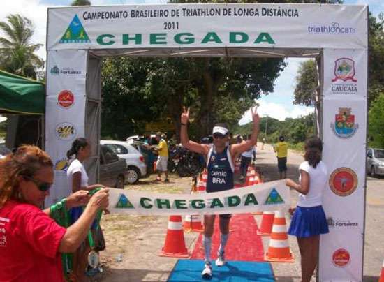 Leia mais sobre o artigo Atletas de JF disputam Ironman Brasil 2011 em Floripa