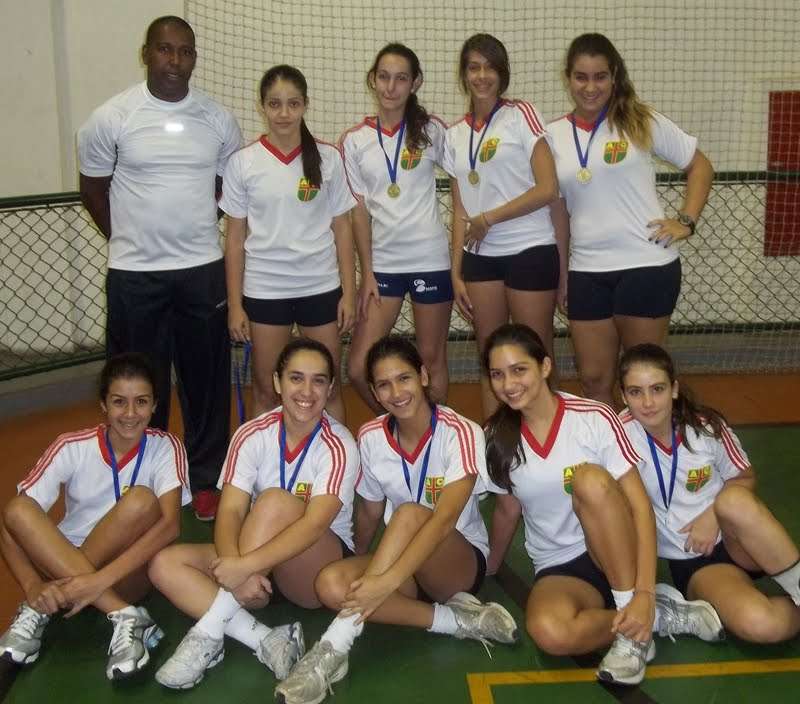 Leia mais sobre o artigo Intercolegiais: Academia e Granbery campeões no vôlei juvenil