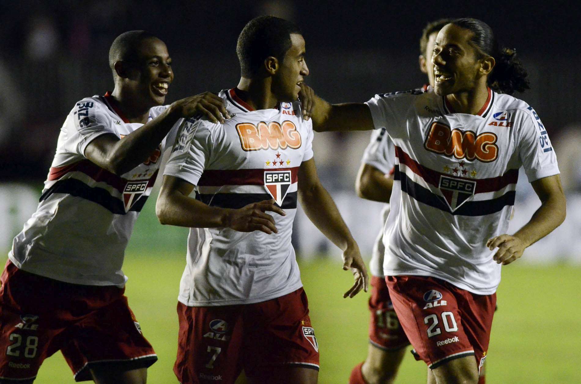 Leia mais sobre o artigo Paulistas superam os cariocas e América MG vence no fim