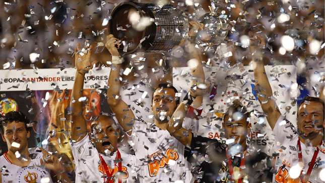 Leia mais sobre o artigo Santos é tricampeão da Libertadores: 2 a 1 no Peñarol