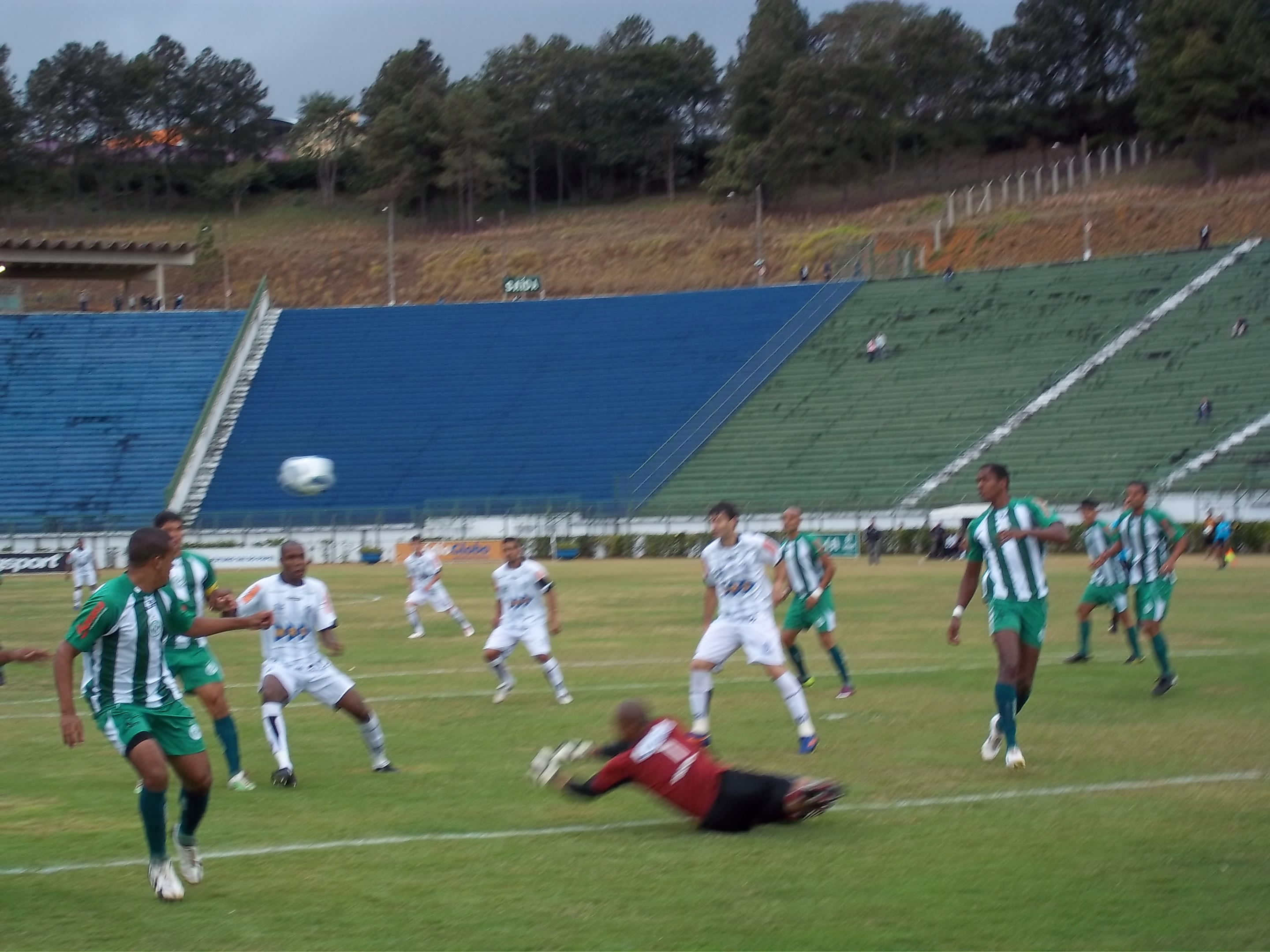 Leia mais sobre o artigo Site do adversário do Tupi tratou o jogo como Golias x Davi