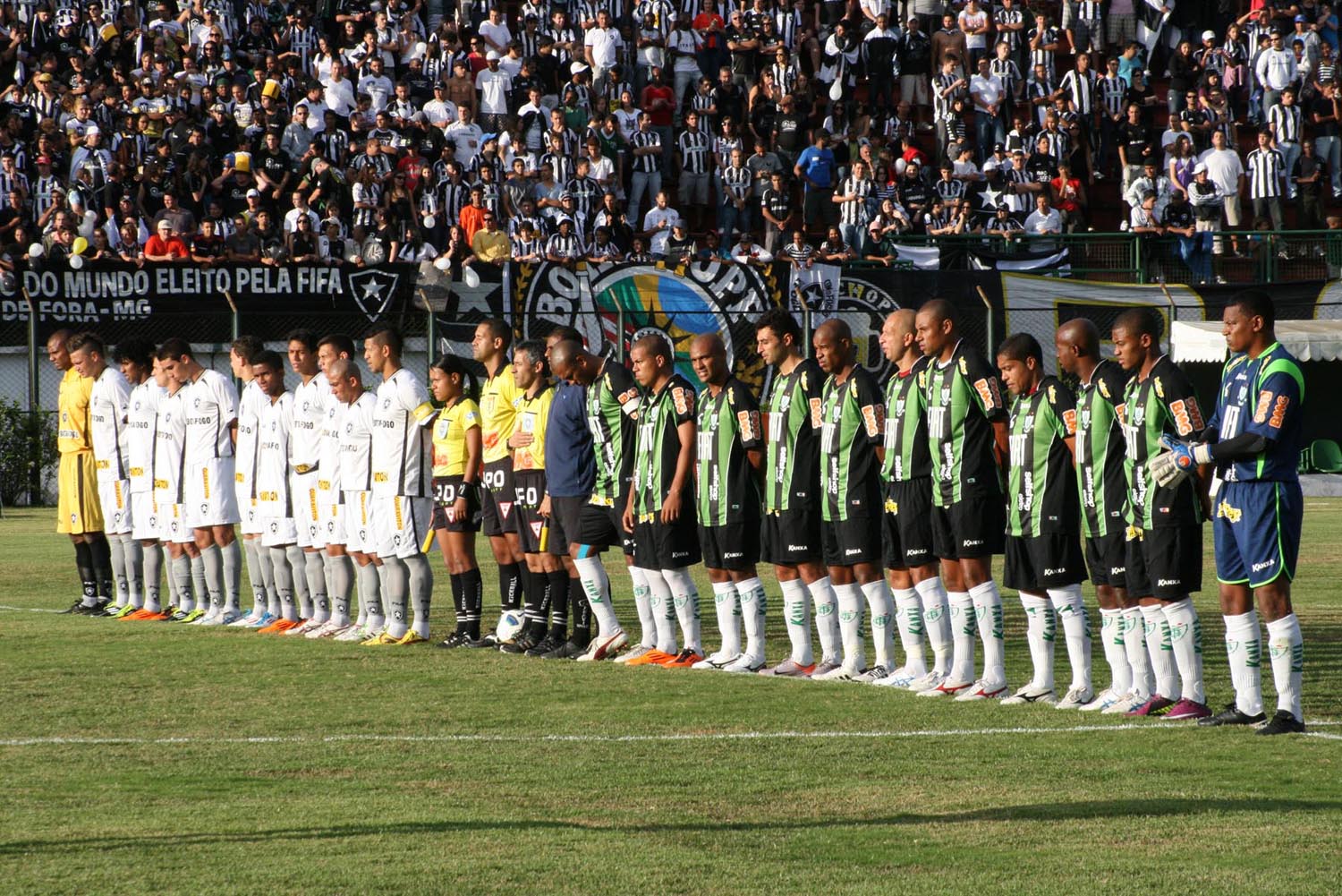Leia mais sobre o artigo Ministério Público reduz capacidade do Estádio Mário Helênio