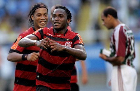 Leia mais sobre o artigo Flamengo e Corinthians vencem, e Botafogo cede empate