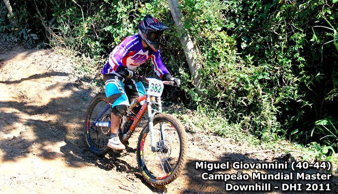 Leia mais sobre o artigo Miguel Giovannini é campeão mundial de downhill em sua faixa de idade