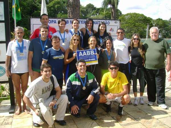Leia mais sobre o artigo Copa AABB de Natação Master: atração do sábado