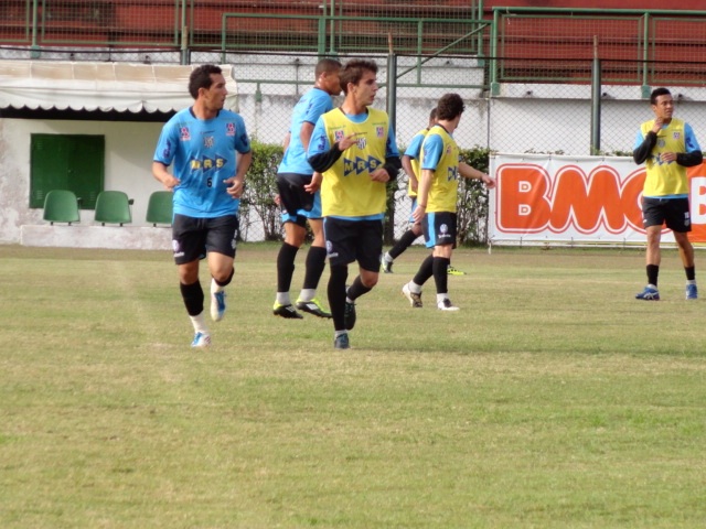 Leia mais sobre o artigo Vitinho assume a camisa 10 do Tupi e se machuca no treino