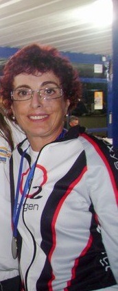 Leia mais sobre o artigo AABB recebe Circuito Serrano de Natação e presta homenagem a Beatriz Hollanda