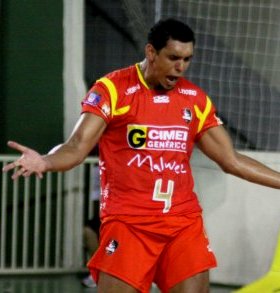 Leia mais sobre o artigo Após anunciar Jardel, UFJF parte para quebrar tabu de 25 anos