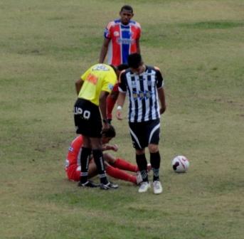 Leia mais sobre o artigo Dennis: o novo reforço do Galinho, que pega o Galo nesta quarta