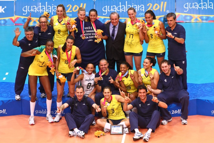Leia mais sobre o artigo Pan: Brasil vence Cuba por 3 a 2 e é ouro no vôlei feminino