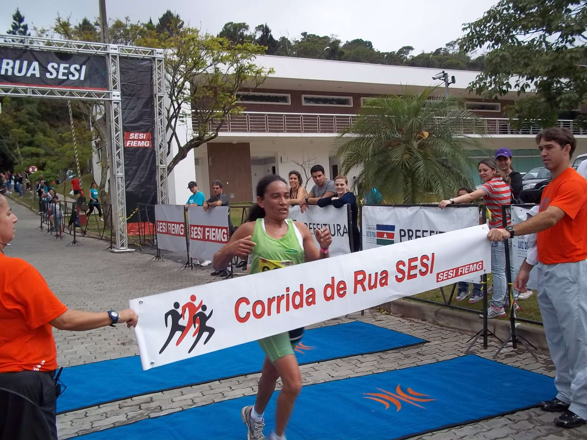 Leia mais sobre o artigo Andriléia e Jocemar vencem Corrida Sesi. Veja resultado completo