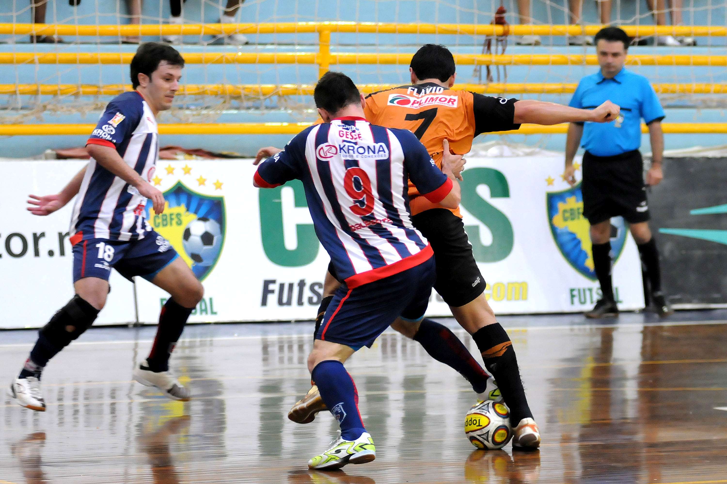 Leia mais sobre o artigo Adilson Mattos, do Panathlon, é destaque na Taça Brasil de Futsal