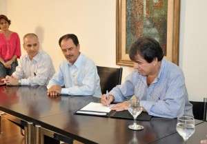 Leia mais sobre o artigo Prefeitura e UFJF assinam termo de compromisso para Olimpíadas 2016