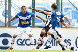 Leia mais sobre o artigo Tupi perde por 3 a 0 para Cruzeiro na estreia de Moacir Júnior