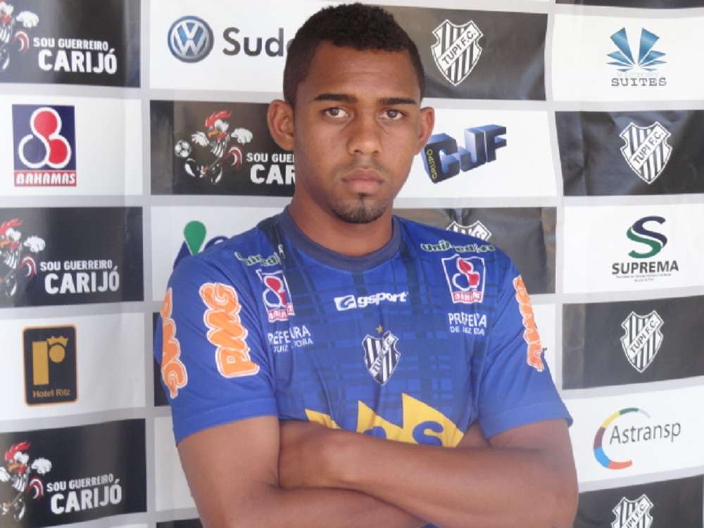 Leia mais sobre o artigo Reforço: William. Posição: zagueiro. Missão: evitar gols
