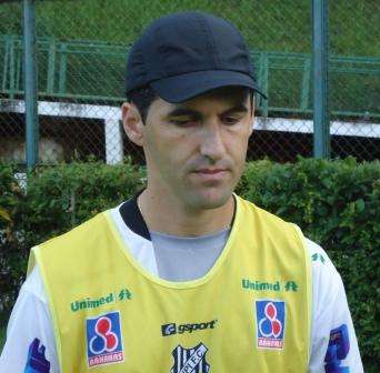 Leia mais sobre o artigo Tupi anuncia jogo-treino contra o Nova Iguaçu, do técnico Léo Condé