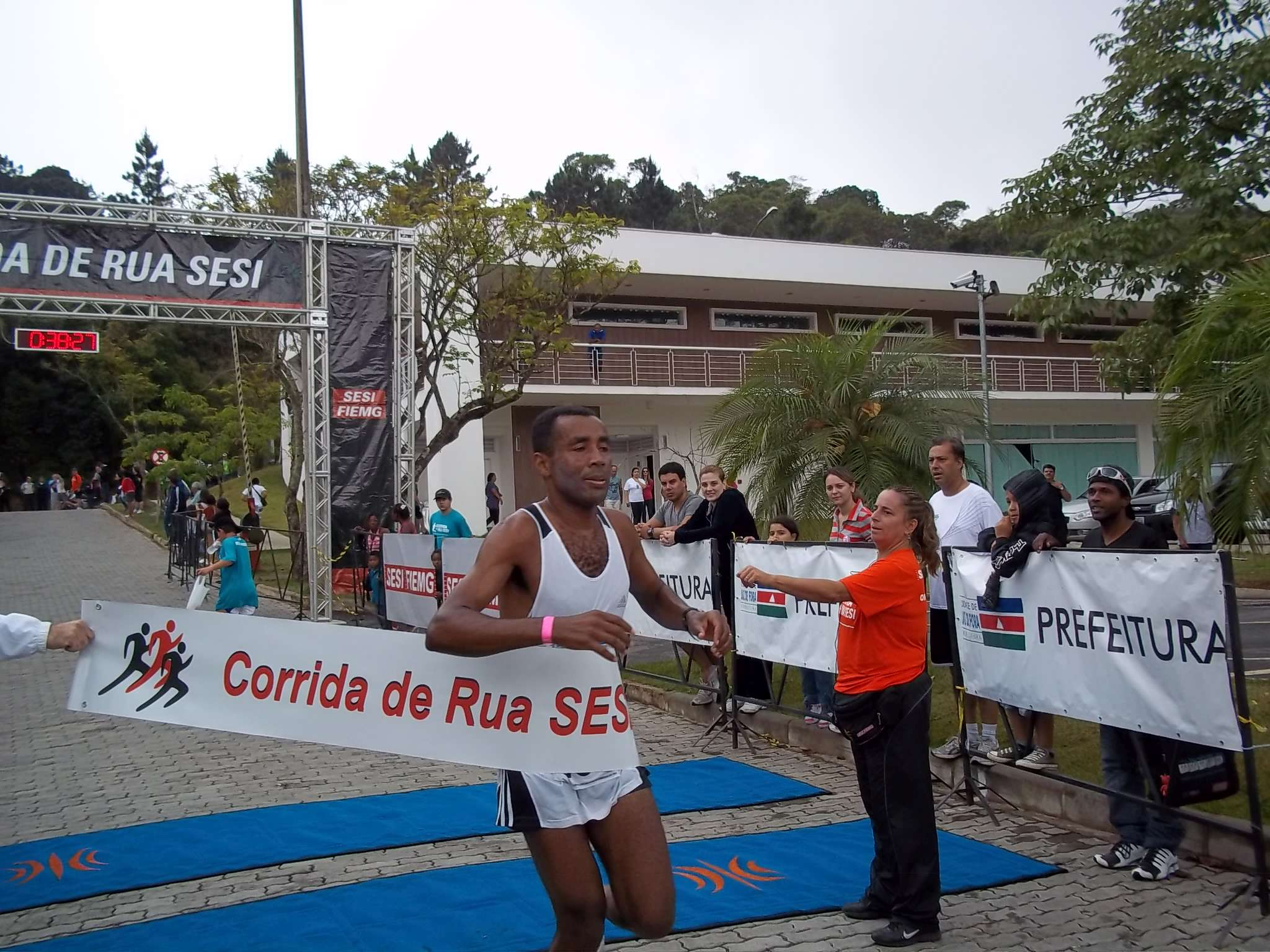 Leia mais sobre o artigo Equipe da Vida e Saúde motivada para Meia Maratona Suprema/PJF