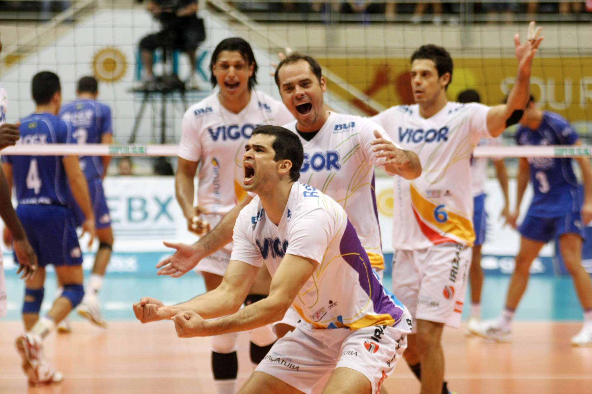 Leia mais sobre o artigo Cruzeiro é o primeiro finalista da Superliga Masculina. Vôlei Futuro vence RJX e força terceiro jogo