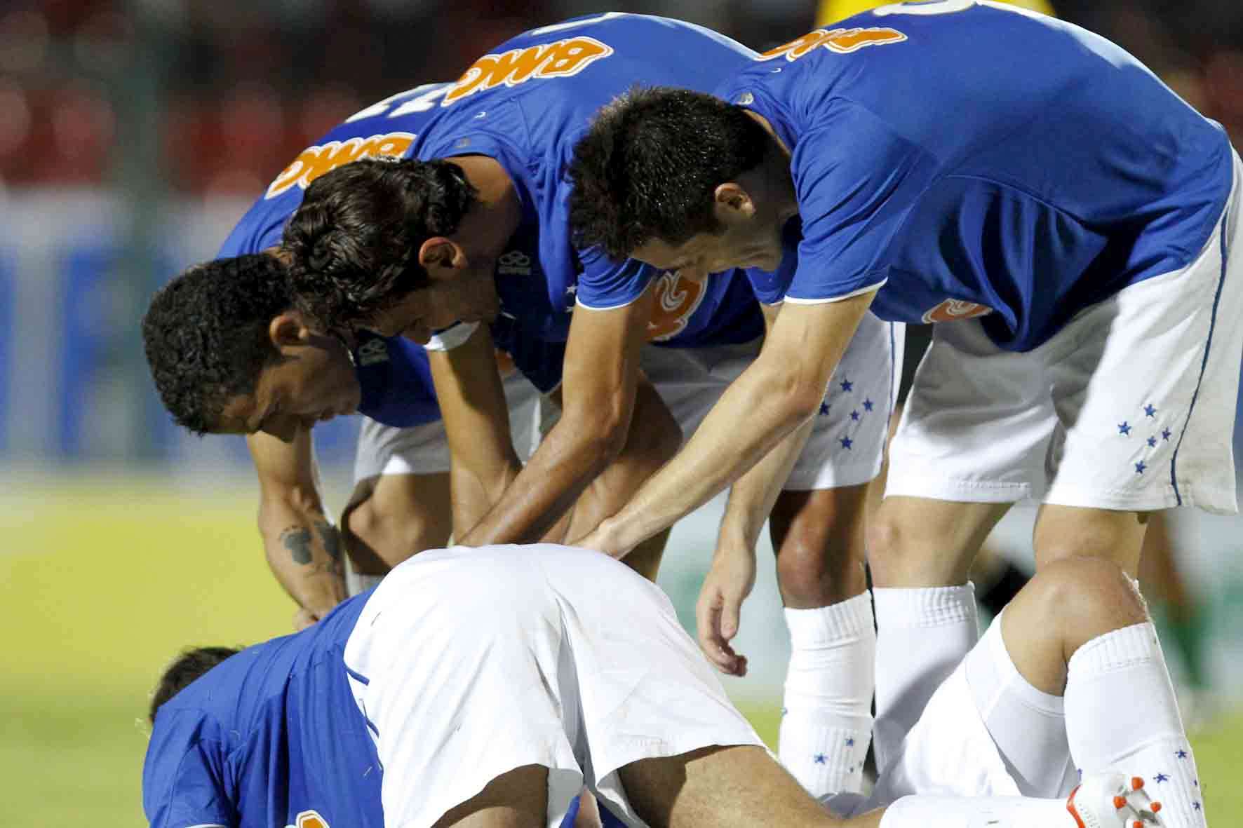 Leia mais sobre o artigo Depois de susto, Cruzeiro goleia Chapecoense