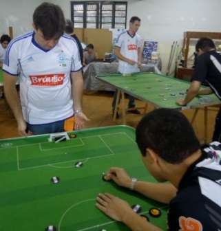 Leia mais sobre o artigo Futebol de Mesa: jogador do Flamengo (RJ) vence Torneio de 100 anos do Tupi
