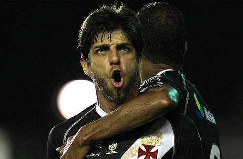 Leia mais sobre o artigo Vasco goleia e lidera o Brasileiro. Fla, Flu e Atlético só empatam