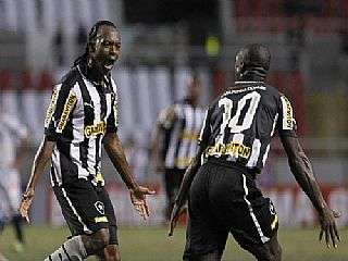 Leia mais sobre o artigo Botafogo de Seedorf volta a vencer: 1 a 0 no Figueirense. Vasco empata com Inter de Forlán: 0 a 0