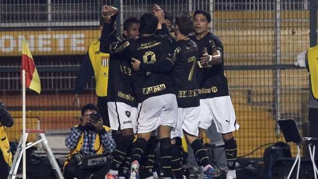 Leia mais sobre o artigo Botafogo ignora campeões da Libertadores (3 a 1) e sobe para o quarto