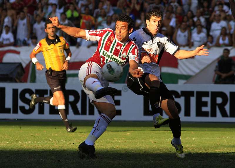 Leia mais sobre o artigo Victor e bandeira seguram o Flu no Engenhão. Fla cai de 4 no Morumbi. Cruzeiro bate Palmeiras