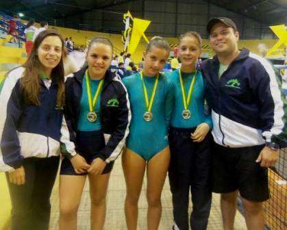 Leia mais sobre o artigo Ginástica de Trampolim: atletas locais voltam com medalhas do Campeonato Brasileiro