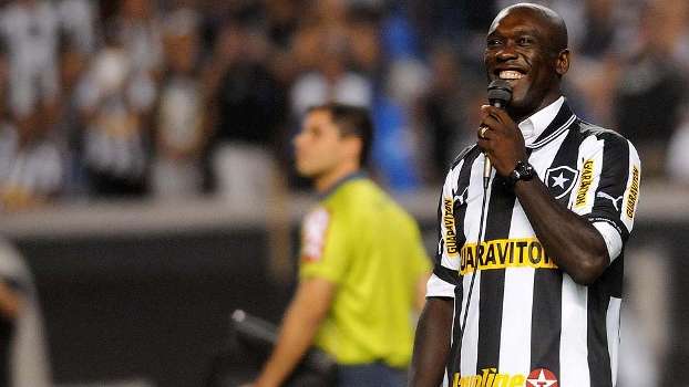 Leia mais sobre o artigo Empolgado com Seedorf, Botafogo vence bem o Bahia: 3 a 0
