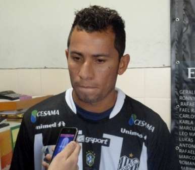 Leia mais sobre o artigo Lateral Alex Travassos perto de deixar o Galo