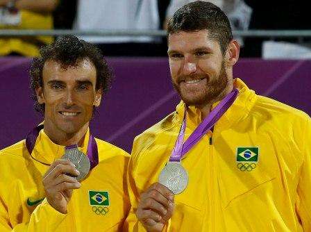 Leia mais sobre o artigo Alison e Emanuel: vencedores mesmo com medalha de prata