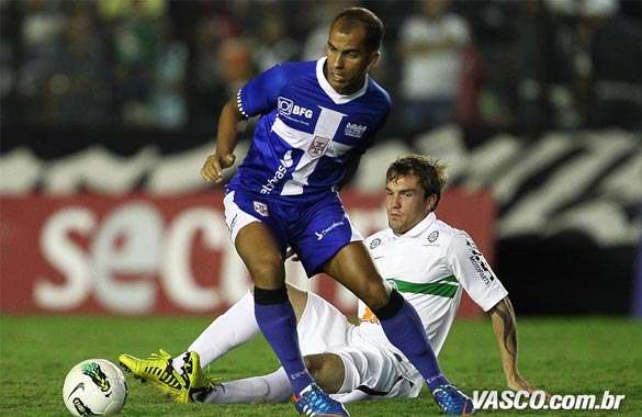 Leia mais sobre o artigo Vasco “fica” vice e volta ao terceiro lugar em dois minutos. Corinthians e Santos vencem