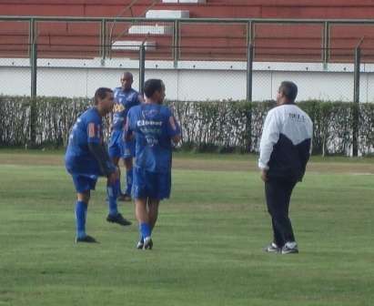 Leia mais sobre o artigo Fla e Flu: exemplos para que o Tupi siga vivo na Série C