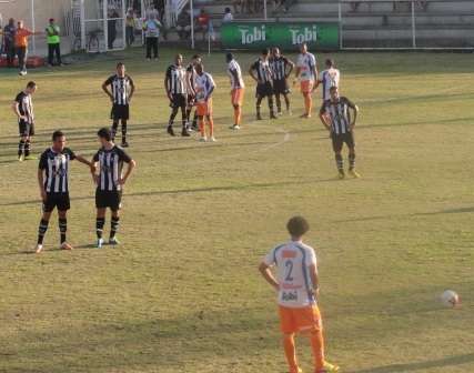 Leia mais sobre o artigo Tupi luta, mas perde mais uma na Série C: Duque de Caxias 2 a 1