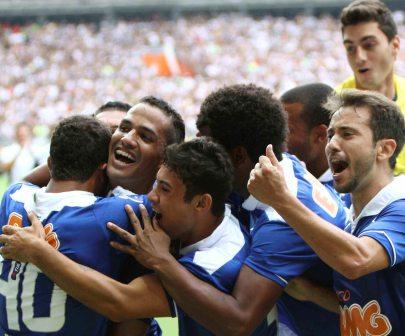 Leia mais sobre o artigo Deu Cruzeiro na reabertura do Mineirão: 2 a 1