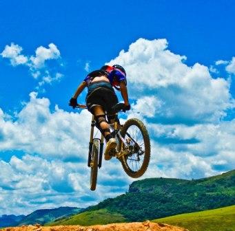 Leia mais sobre o artigo Diego Knob vence 1ª Etapa da Copa JF de Downhill. Veja resultados