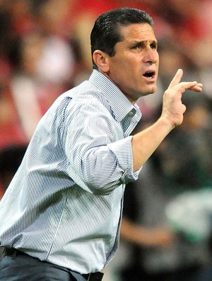 Leia mais sobre o artigo Ex-lateral Jorginho é o novo técnico do Fla. Vasco perde, Flu vence