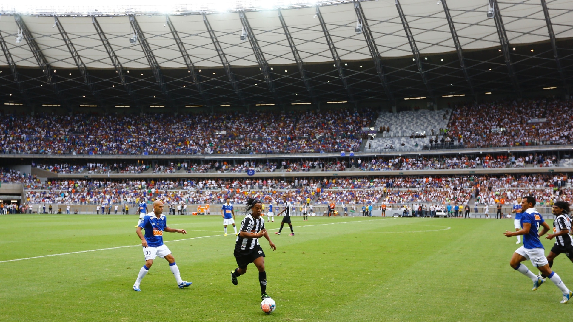 Leia mais sobre o artigo TJD suspende os jogos da semifinal do Mineiro