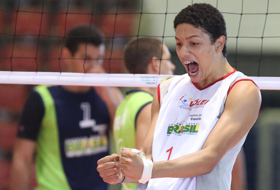 Leia mais sobre o artigo Atleta da base do Vôlei-UFJF, Yan é vice-campeão brasileiro