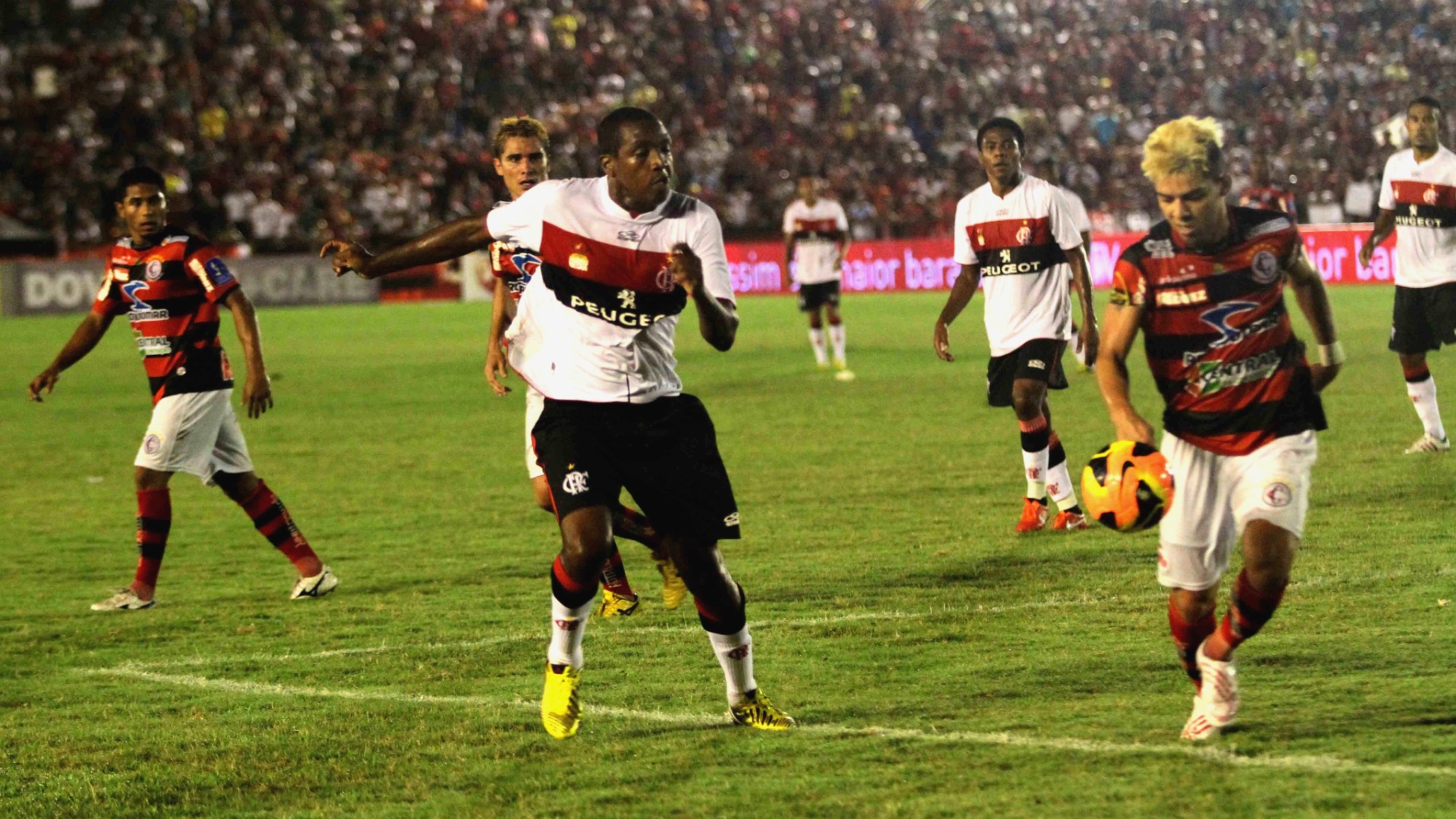 Leia mais sobre o artigo Copa do Brasil: Fla vence na bola parada e Cruzeiro bate Resende