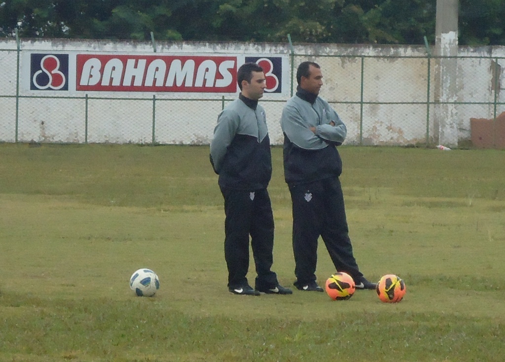 Leia mais sobre o artigo Tupi x Duque de Caxias às 15h30: jogo-treino com portões abertos