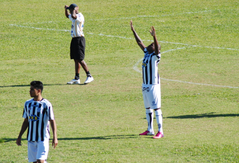 Leia mais sobre o artigo Galinho empata em casa e está fora do Mineiro