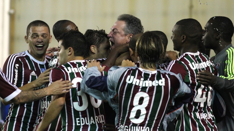 Leia mais sobre o artigo Flu vira na raça. Ronaldinho brilha contra o Grêmio. Coxa vence e lidera