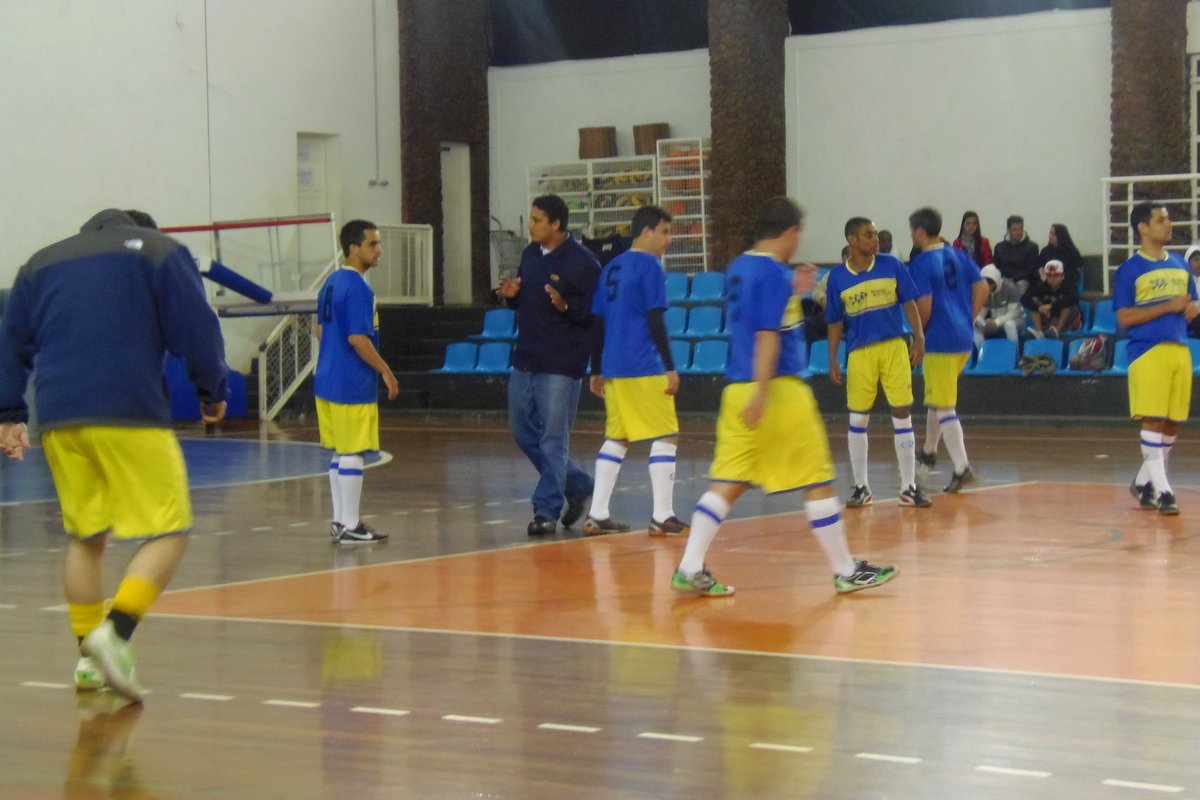 Leia mais sobre o artigo Esdeva e MRS fazem final no Futsal